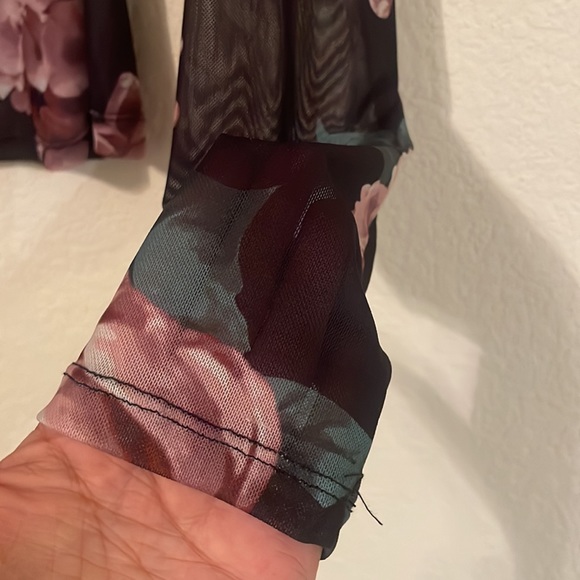 Stylish top - Picture 2 of 3